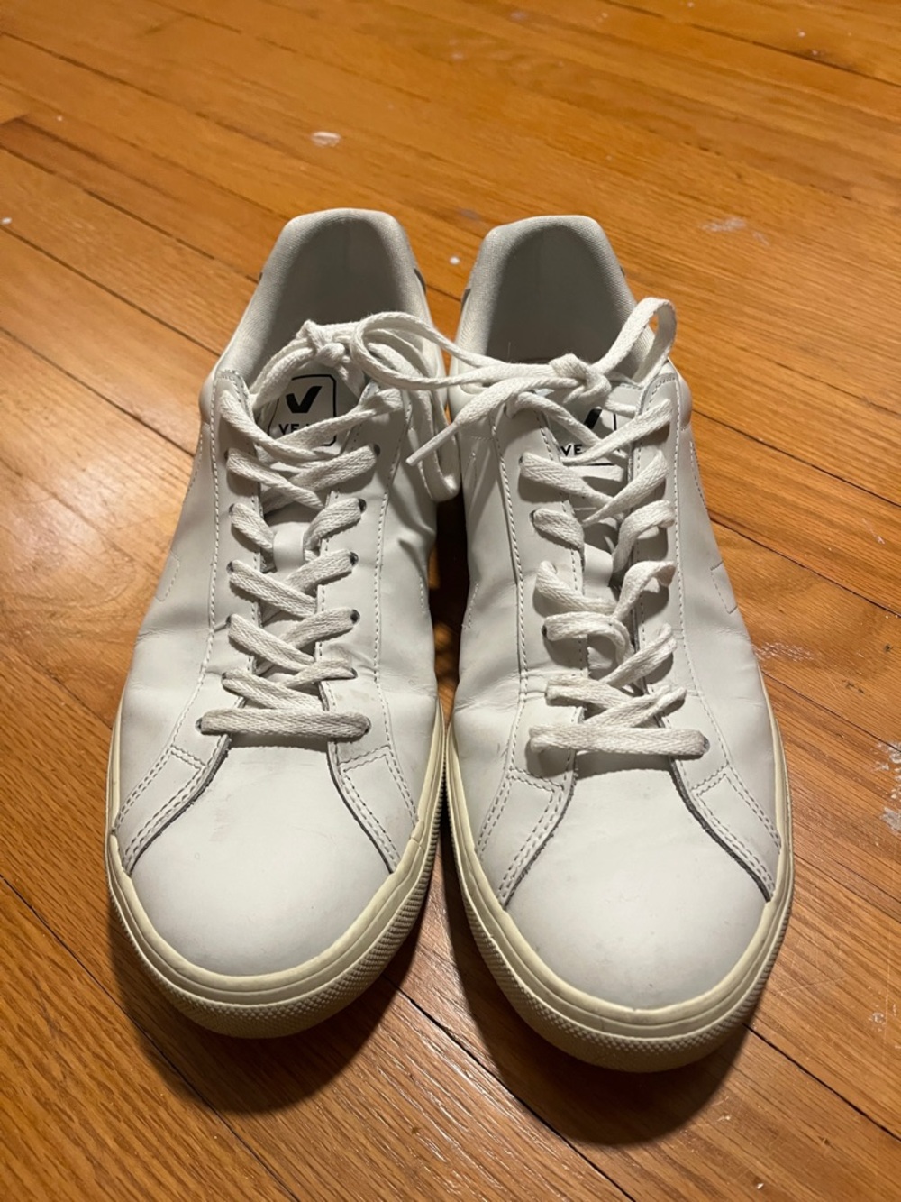 VEJA Esplar Leather Sneaker Low-Top Sneakers with Cream Sole